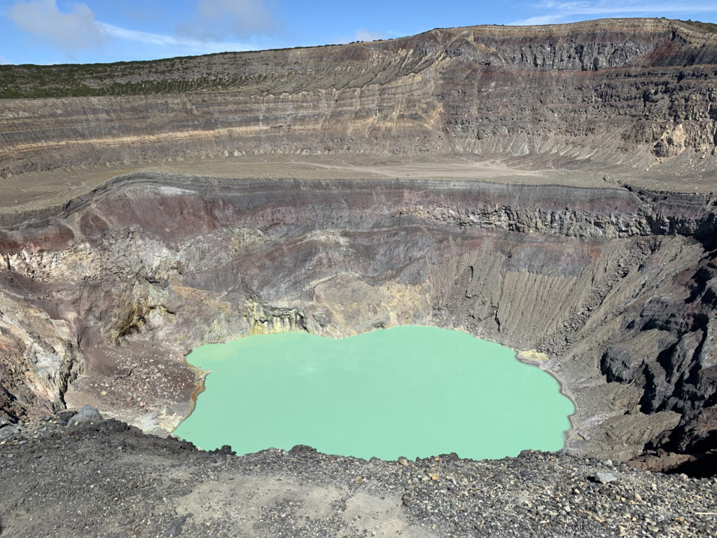 Photo of crater lake in Ilamatepec